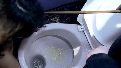 Заставил сосать